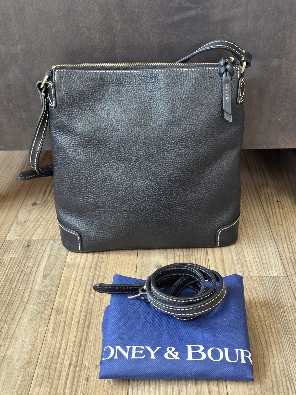 Dooney & Bourke nwot dooney